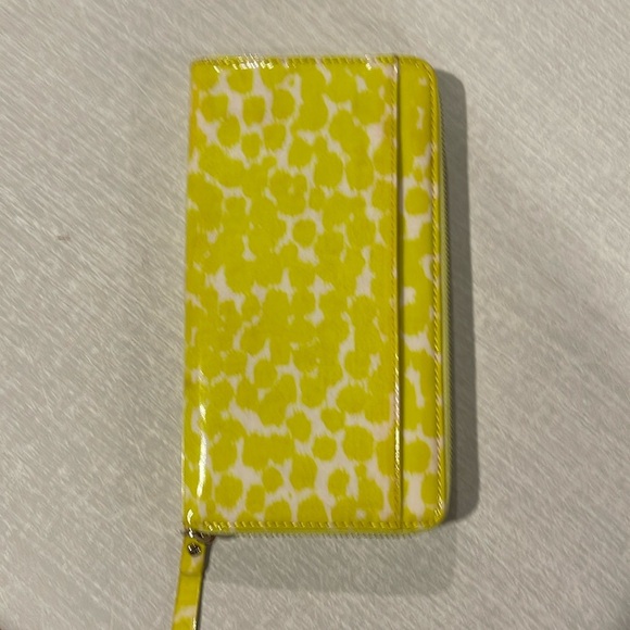 EUC ♠️ Kate Spade Lime Print Zip Wallet Zip Interior Coin Pocket & 12 Card Slots - Picture 3 of 17